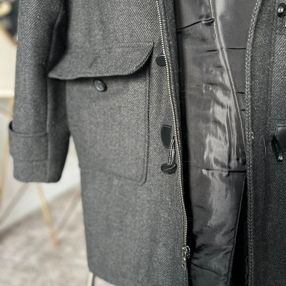 Merona Men's Medium Grey Coat: A Timeless Essential! - Picture 7 of 8